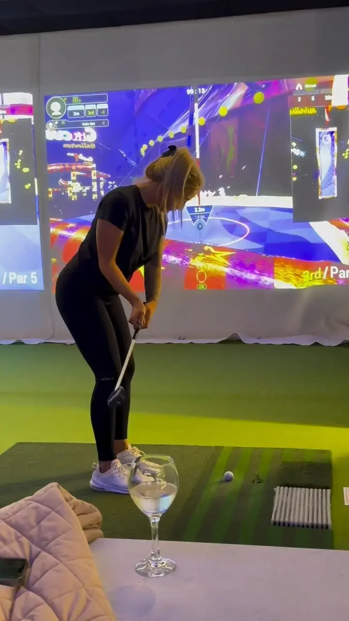 Engaging indoor golf putting game and precision sensor analysis on KGOLF simulator