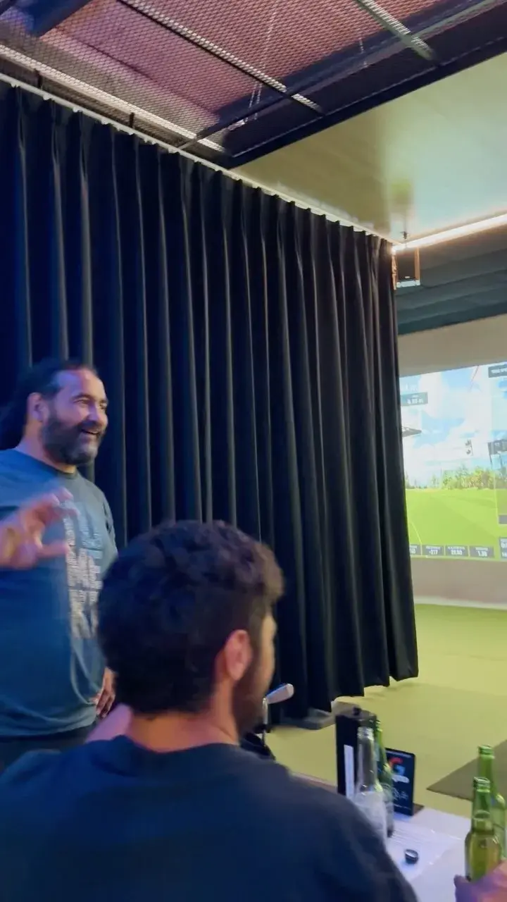 Fun social golf party and friendly competition at KGOLF indoor simulator facility